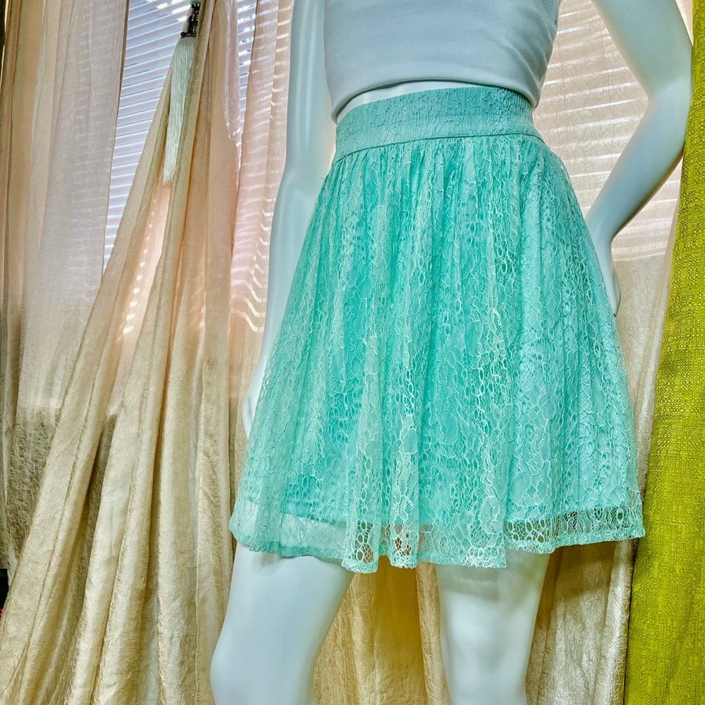 Turquoise Lace Pleated skirt